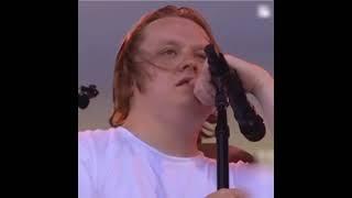 Beautiful Moment as Crowd Helps Lewis Capaldi Get Through Song Description explains further