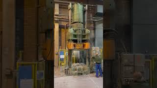 HL 1300 ton 4 column press M06 14001