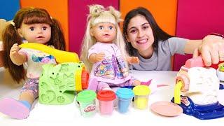 Ayşe Gül Ece için şekilli makarna yapıyor Play Doh kitchen oyuncaklarla hamur oyunları