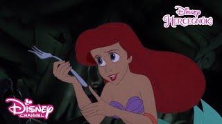 A kis hableány  Ariel felfedezi a hajóroncsot  Disney Hercegnők  Disney Csatorna