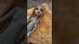 Cleaning #thrift monster high dolls #monsterhighdolls #fyp #tiktok #newmonsterhigh