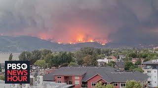 Residents flee Yellowknife Canada as wildfire moves closer to city