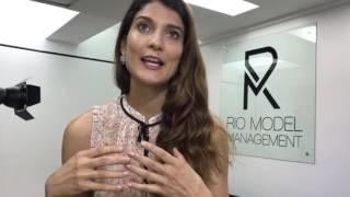 Sandra Passos apresentando Rio Model Management