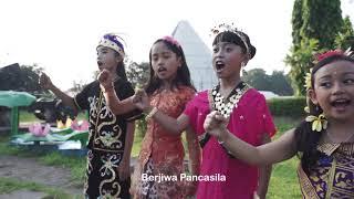 Kami Anak Indonesia Bhinneka Tunggal Ika ciptaan Novita Pratika.. Singer Novita Family