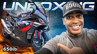 UNBOXING & STARTING UP MY NEW 2023 BMW M 1000 RR