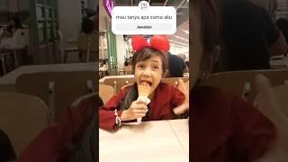 Zahra asyik makan es krim di mall #mukbang #eskrim #icecream #makan #viral #shortsviral