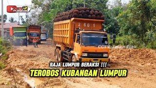 Raja Lumpur ‼️ Fuso Oren Muatan Sawit Terobos Kubangan Lumpur