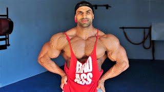 Egyptian bodybuilder Karim Ali - Gym posing