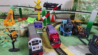 Dunia Kereta  TUT......TUT.......TUT  Ada banyak mainan loader truk dan kereta adik-adik Part 7