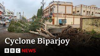 Cyclone Biparjoy Thousands take shelter on India and Pakistan coasts