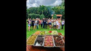 Esta grandiosa familia de apellido Rodriguez disfrutaron de esta sabrosa comida en leña