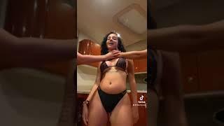 Malu Trevejo en sexy bikini 