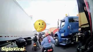 Motociclista realiza maniobra peligrosa e insensata