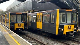 2 trains terminating on both platforms at the same time