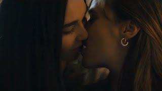 Sounds Like Love  Kissing Scenes — Adriana and Julia Susana Abaitua and Claudia Galan