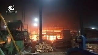 Pabrik Kayu di Lamongan Ludes Terbakar 4 Pekerja Alami Luka Bakar