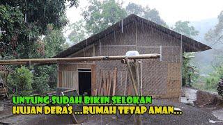 Kebeneran Hujan Deras..Pas Buat Cek Kebocoran Renovasi Rumah Kang Encep..Alhasil Waduh...???