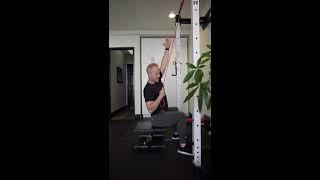 Unilateral Lat Pulldown