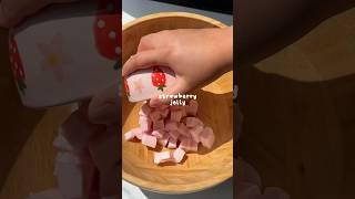 Making Strawberry Sago 