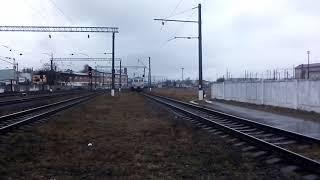Оновлений Електропоїзд ЕР2-1124 прибуває на приміський вокзал Львова