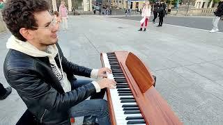 Nice reactions when I played River flows in you on public piano in Berlin