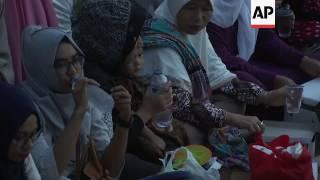 Indonesian Muslims begin fasting for Ramadan