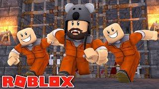 TRYING TO ESCAPE FROM PRISON IN ROBLOX