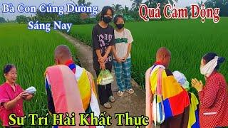 Cảm Động bà con cúng dường sư Trí Hải