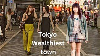 Tokyos extremely luxurious Town