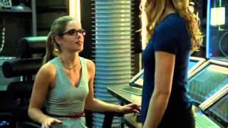 Felicity Smoak & Sara Lance deleted scene from 2x19