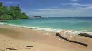 The charm of a beautiful beach tour on the Indonesian island of Simeulue