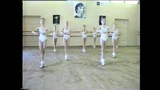 Preparation for pirouettes from second position Vaganova method level 2.