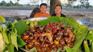 ตำหอยนารสแซ่บ กองใหญ่ๆเต็มถาด หย้ำกินกรุบๆ สุดท่อนั่น