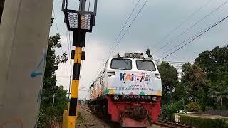 Tuker Lokomotif KA Pangrango CC 206 13 89 Menuju Stasiun Bogor