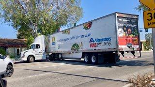 18 Wheeler Jackknife U-Turn