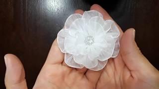 Como hacer una flor con listón de organza fácil y bonita.  How to make an organza ribbon flower.