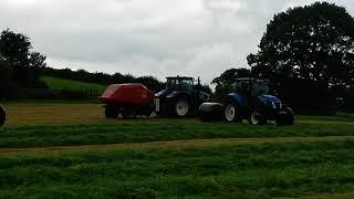 NH T6020 with Vicon BIO baler