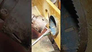 Tips and Tricks of the Old Masters How to quickly and easily remove from a drill? #shorts #short