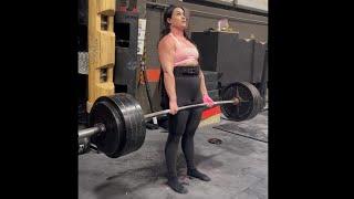 Girl Does A 475lb Deadlift 