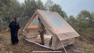 CAMPING IN THE RAIN WITH THE WORLD’S SMALLEST INFLATABLE TENT