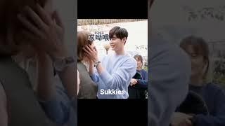 The way Jong Suk treat his co-actress #shorts #leejongsuk #sukkies