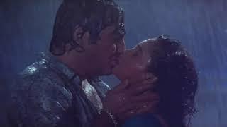 Hottest Vinod Khanna Kissing Scene with Young Actress Ashwini Bhave