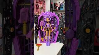 What do you think?  #60secondreview #skulltimatesecrets #monstermysteries #clawdeen #dolls