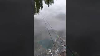 Риболов на каракуда в дъжда
