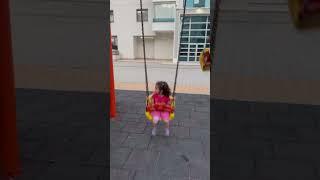 Kübra parktaki salıncaklarda #funnykid #funnyvideo