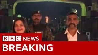 Kashmir captured Indian pilot freed by Pakistan - BBC News