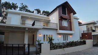 5 CENT 2500 SQ FT POSH VILLA FOR SALE IN KIZHAKKAMBALAM NEAR INFOPARK KAKKANAD ERNAKULAM