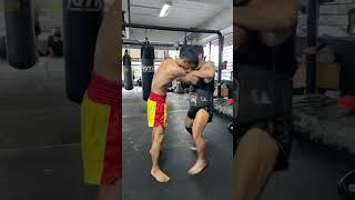 Clinch technique from a master #muaythailife #clinch