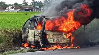 Isi Bahan Bakar Minibus di Blitar Meledak Hingga Ludes Terbakar
