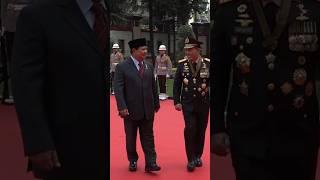 Satu momen Menhan Prabowo saat menerima penganugerahan Tanda Kehormatan Bintang Bhayangkara Utama